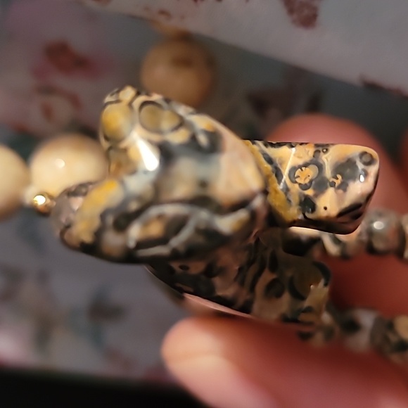 Quartz Animal Print Necklace - Picture 14 of 16